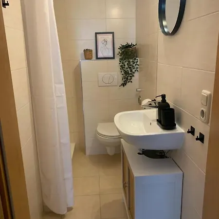 Stilvolle Altbauwohnung - Parkplatz, Wlan, Netflix, Zentrum