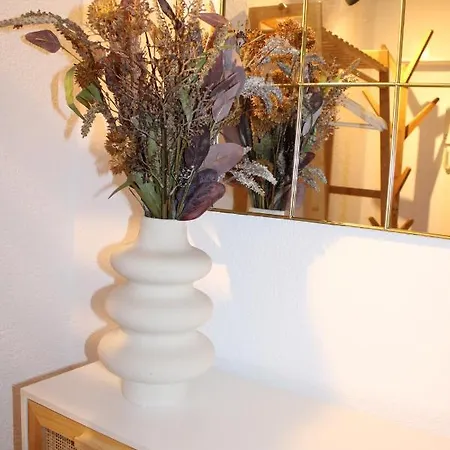 شقة Stilvolle Altbauwohnung - Parkplatz, Wlan, Netflix, Zentrum