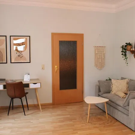 Stilvolle Altbauwohnung - Parkplatz, Wlan, Netflix, Zentrum باد سشاندو