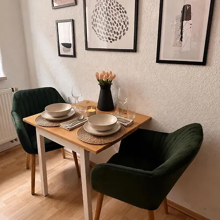 Stilvolle Altbauwohnung - Parkplatz, Wlan, Netflix, Zentrum Apartmán *